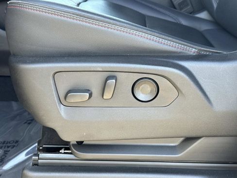 Used 2025 Chevrolet Suburban RST image 22