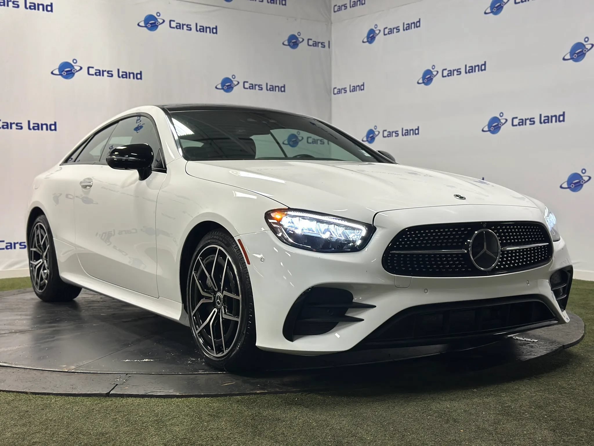 Used 2023 Mercedes-Benz E 450 Coupe image 1