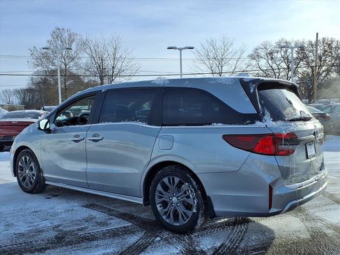 Certified 2025 Honda Odyssey Touring image 9