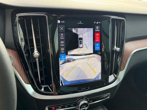 Used 2026 Volvo V60 B5 Cross Country Plus w/ Climate Package image 20