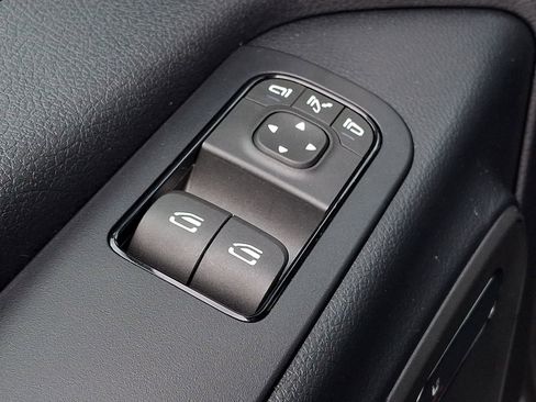 Used 2025 Mercedes-Benz Sprinter 2500 image 24