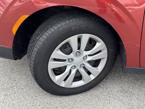 Used 2024 Kia Soul LX image 38