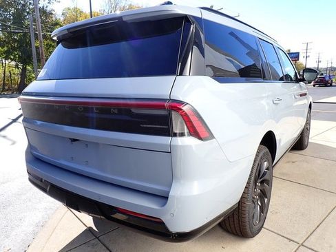 New 2025 Lincoln Navigator Reserve w/ Jet Appearance Package image 6