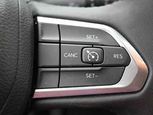 Used 2024 Jeep Compass Latitude AWD/4WD image 15
