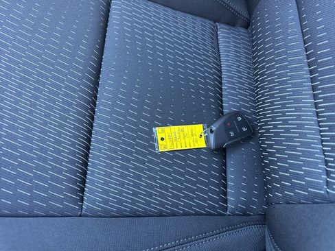 New 2026 Chevrolet Equinox LT w/ LPO, Floor Liner Package image 27