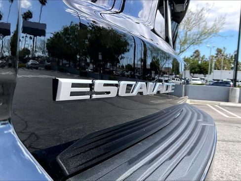 New 2026 Cadillac Escalade Luxury w/ LPO, Floor Liner Package AWD/4WD image 31