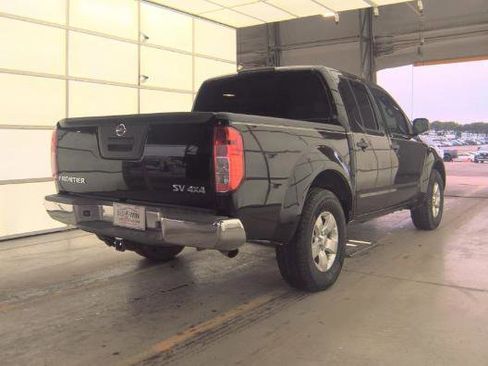 Used 2013 Nissan Frontier SV AWD/4WD image 3