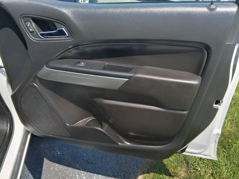 Used 2020 Chevrolet Colorado LT w/ Safety Package image 46