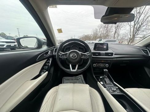 Used 2017 MAZDA MAZDA3 Grand Touring image 16