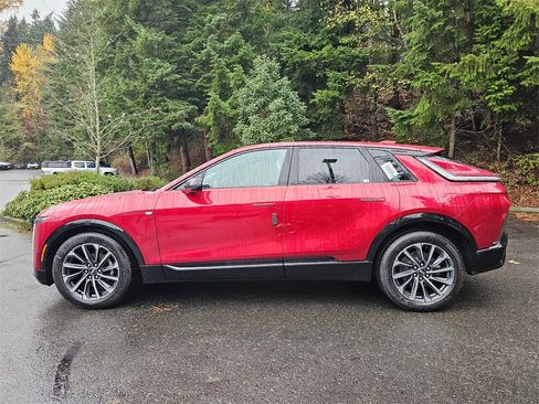 New 2026 Cadillac Lyriq Sport image 2