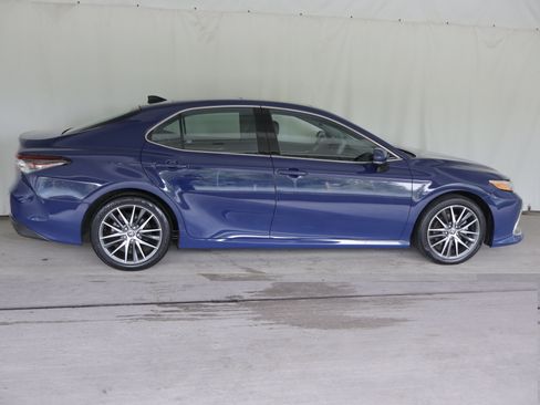 Used 2024 Toyota Camry XLE w/ Navigation Package AWD/4WD image 7