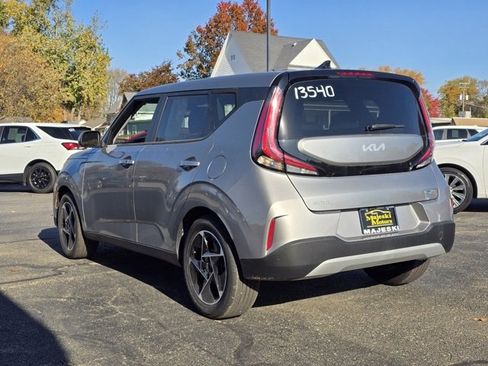 Used 2024 Kia Soul EX image 5