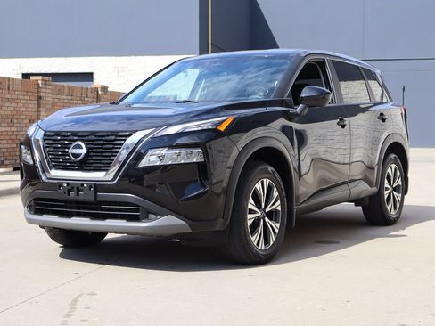 Used 2023 Nissan Rogue SV AWD/4WD image 2