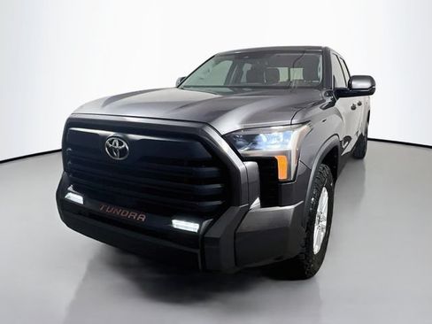 Used 2022 Toyota Tundra SR5 w/ SR5 Convenience Package AWD/4WD image 3