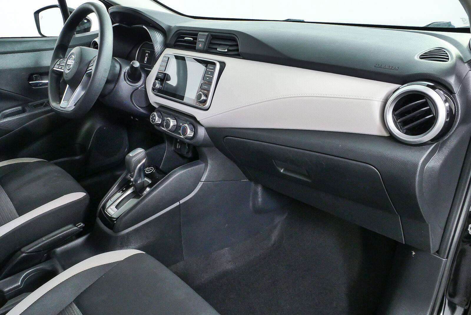 Used 2021 Nissan Versa SV FWD image 18