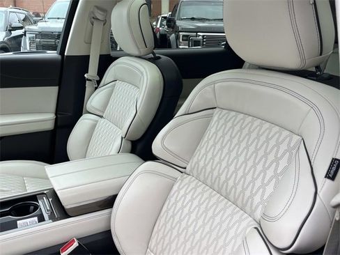 Used 2024 Lincoln Nautilus Black Label w/ Jet Appearance Package (87T) image 31