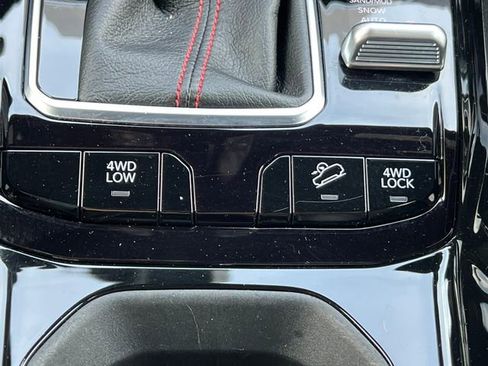 Used 2024 Jeep Compass Trailhawk w/ Trailhawk Elite Group AWD/4WD image 32