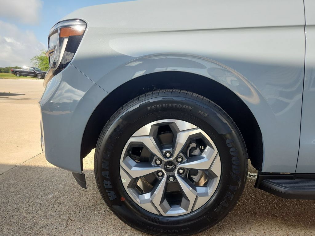 New 2027 Ford Expedition Active RWD image 14