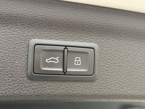 Used 2021 Audi Q3 2.0T Premium w/ Convenience Package image 26