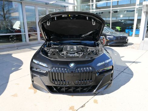 Used 2023 BMW 760i xDrive w/ Executive Package image 63