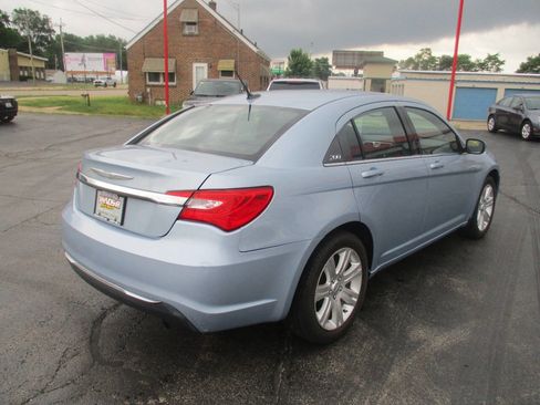 Used 2013 Chrysler 200 Touring FWD image 5