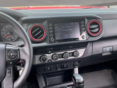 Used 2020 Toyota Tacoma SR AWD/4WD image 10