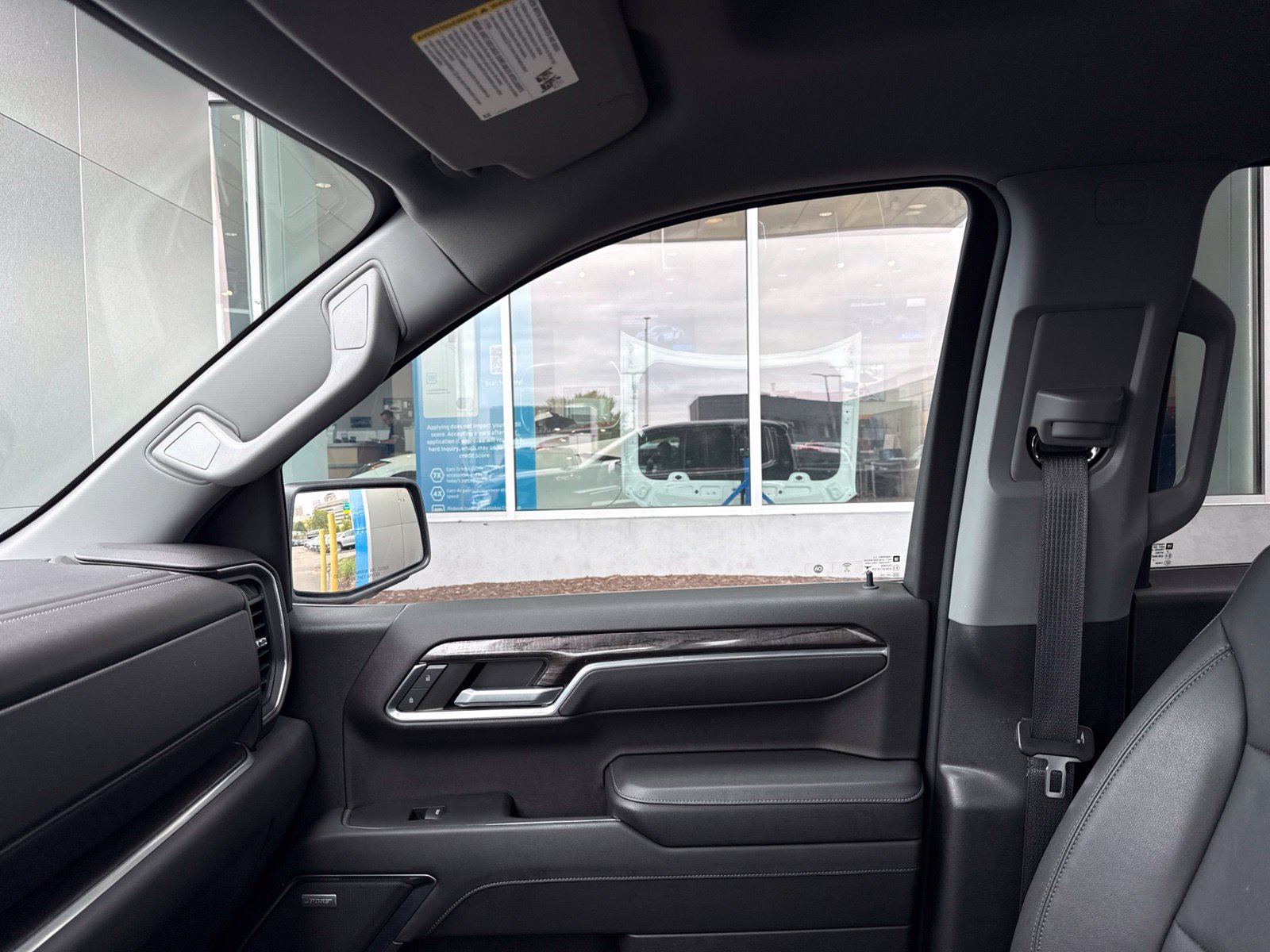 Used 2022 Chevrolet Silverado 1500 LTZ AWD/4WD image 27