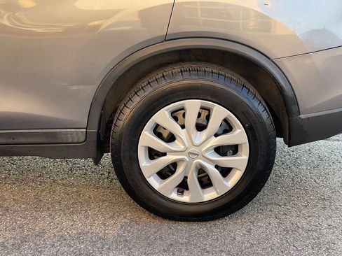Used 2016 Nissan Rogue S FWD image 32