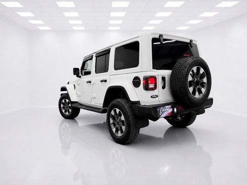 Used 2021 Jeep Wrangler Unlimited Sahara w/ Uconnect 4C Nav & Sound Group AWD/4WD image 8