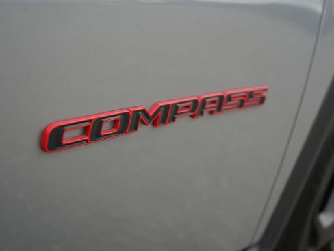 Used 2023 Jeep Compass Trailhawk AWD/4WD image 11