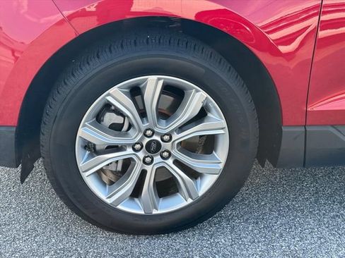 Used 2024 Ford Edge Titanium AWD/4WD image 9