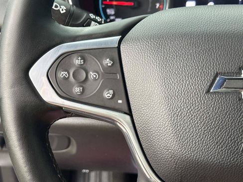 Used 2023 Chevrolet Traverse RS FWD image 20
