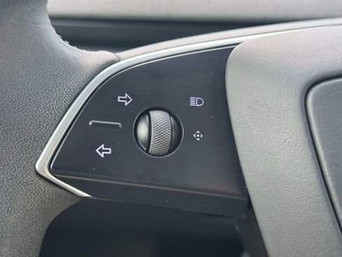 Used 2024 Tesla Model 3 Standard Range RWD image 27