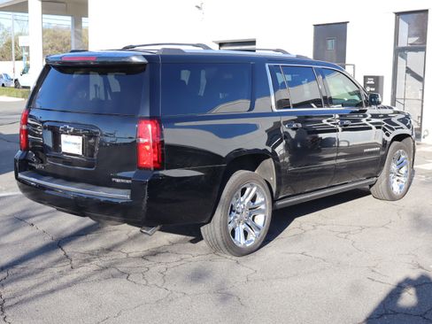 Used 2020 Chevrolet Suburban Premier w/ Premier Plus Edition image 10