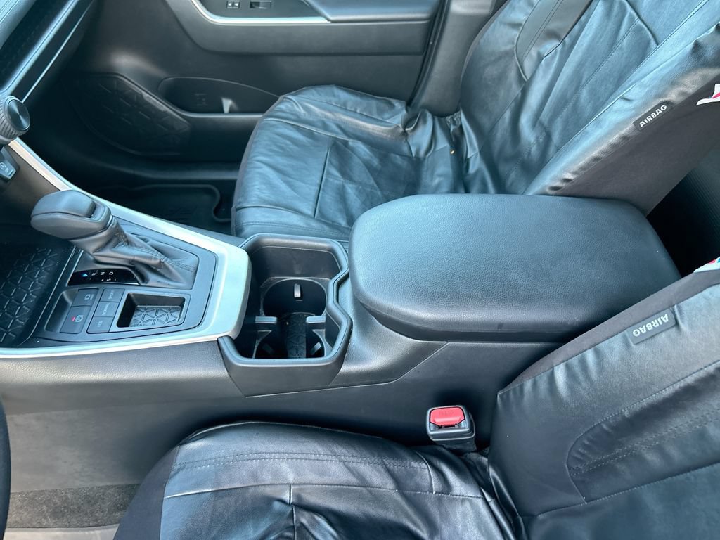 Used 2025 Toyota RAV4 LE FWD image 27