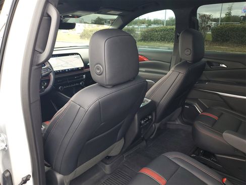 Used 2025 Chevrolet Traverse RS w/ LPO, Floor Liner Package image 11