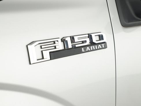 Used 2019 Ford F150 Lariat w/ Equipment Group 502A Luxury image 5