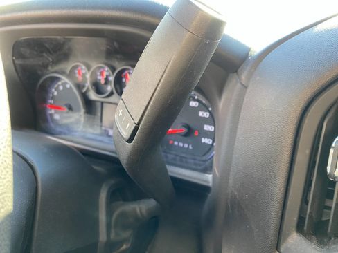 Used 2024 Chevrolet Silverado 2500 Custom w/ Custom Value Package image 21