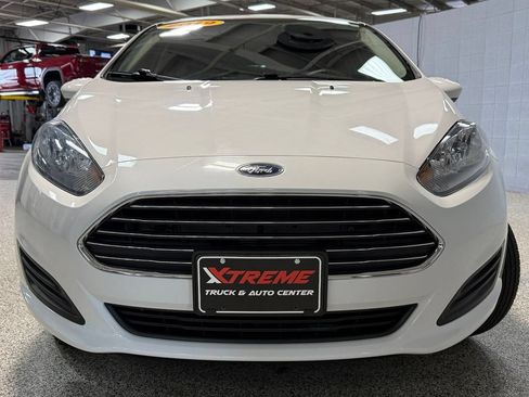 Used 2019 Ford Fiesta SE FWD image 2