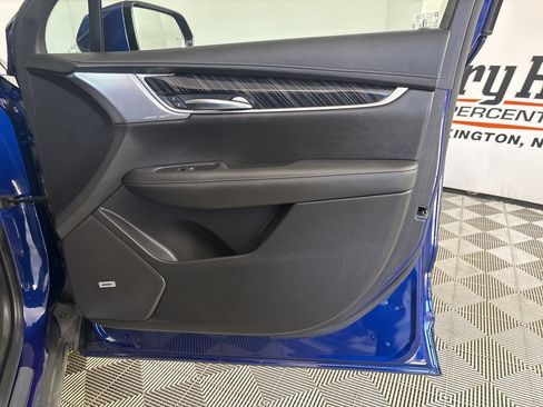 Used 2025 Cadillac XT6 Premium Luxury FWD image 33