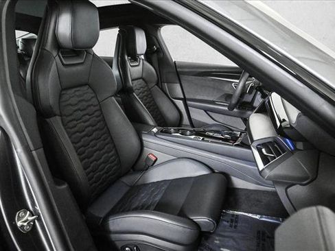 Used 2024 Audi e-tron GT Premium Plus image 22