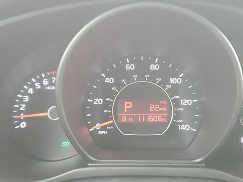 Used 2015 Kia Soul ! FWD image 24