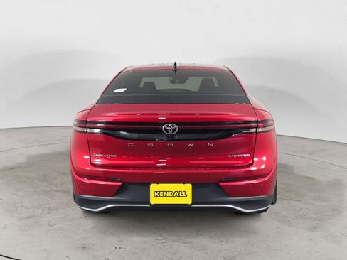 Used 2025 Toyota Crown w/ Advanced Technology Package AWD/4WD image 4