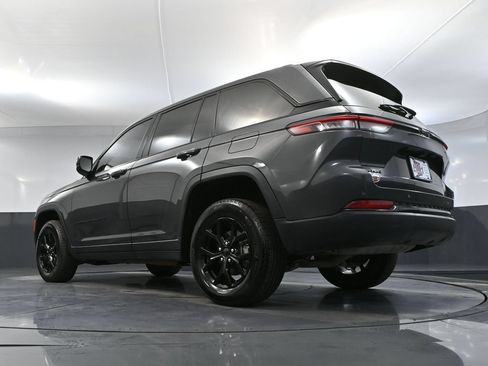 Used 2024 Jeep Grand Cherokee Altitude AWD/4WD image 52