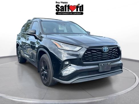 Used 2024 Toyota Highlander XLE AWD/4WD image 1