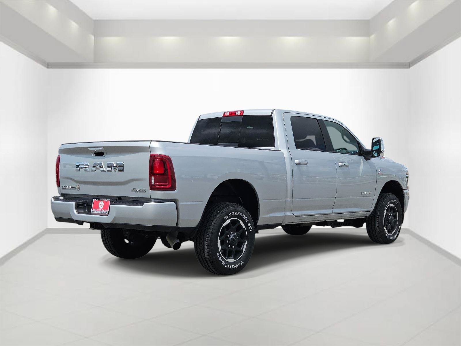 Used 2026 RAM 2500 Laramie AWD/4WD image 4