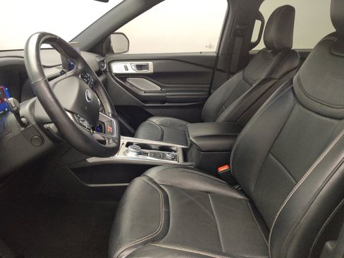 Used 2020 Ford Explorer ST w/ ST Street Pack image 17
