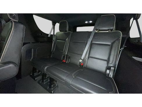 Used 2021 Chevrolet Suburban Premier AWD/4WD image 16