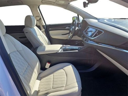 Used 2023 Buick Enclave Avenir w/ Avenir Technology Package image 15