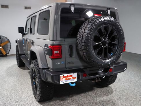 Used 2023 Jeep Wrangler Unlimited Sahara w/ Cold Weather Group AWD/4WD image 10